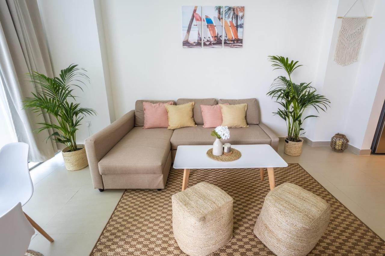 Waves Holiday Home - Waterfront Apartment With Breathtaking Sea Views Dubai Buitenkant foto